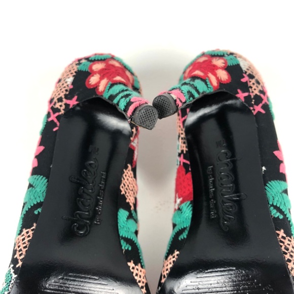Charles David ‘Addie’ Floral Embroidered Pump - Picture 11 of 15